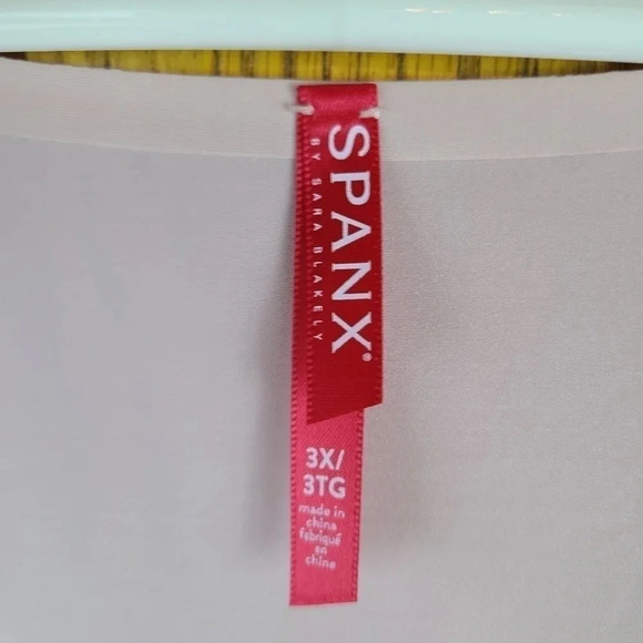 Spanx lightweight shapewear tank - Picture 4 of 7